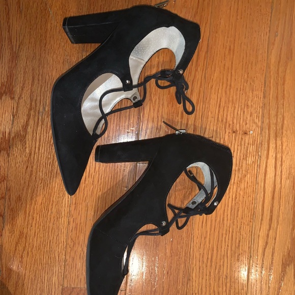 Black lace-up heels - Picture 2 of 3